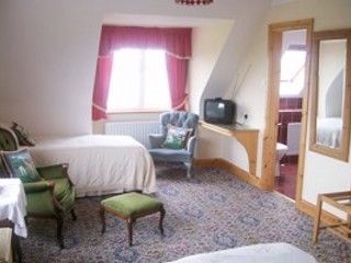 Ivy Rock House B&B ราวด์สโตน ภายนอก รูปภาพ